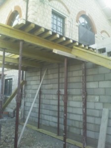 escalier-beton-porte-a-faux-macon-alpes-maritimes-06-var-83-launay-construction