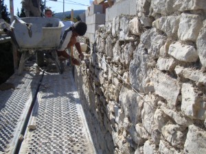 rehaussement-mur-pierre-macon-alpes-maritimes-06-var-83-launay-construction-saint-vallier-de-thiey