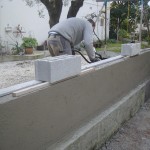 maconnerie-mur-cloture-macon-pose-couvertine-beton-alpes-maritimes-06-var-83-launay-construction